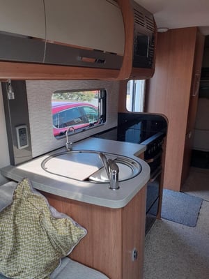 2019 Auto-Trail Apache 634 — photo 5 of 21
