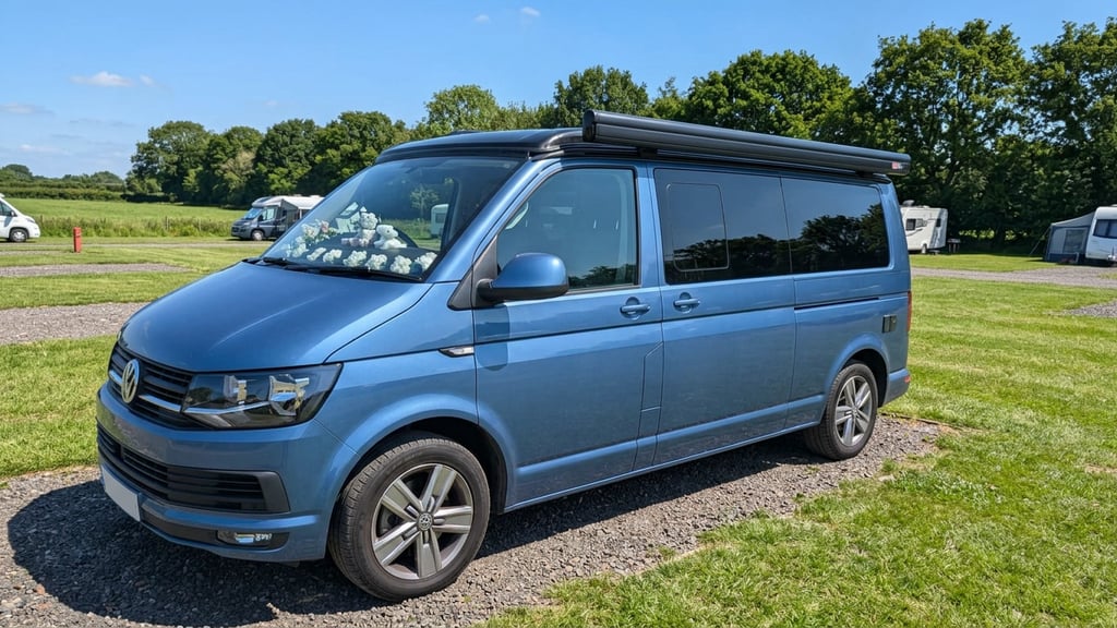 2019 Volkswagen T32 - Image 1