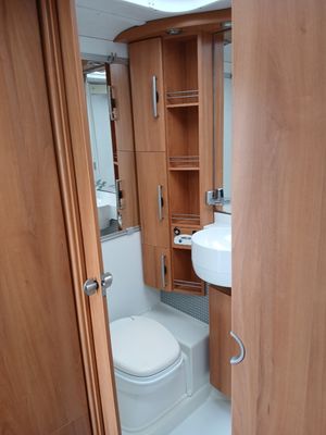 2006 Hymer C544GT — photo 11 of 45