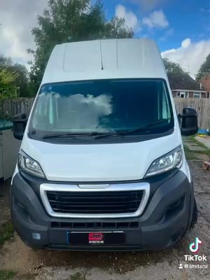 2017 Peugeot Boxer — photo 2 of 8