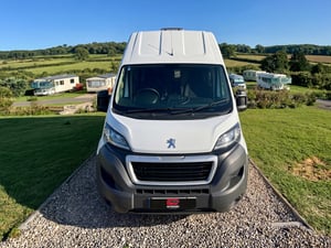 2017 Peugeot Boxer — photo 1 of 8