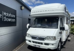 2004 Auto-Trail Cheyenne 696 SE — photo 10 of 61