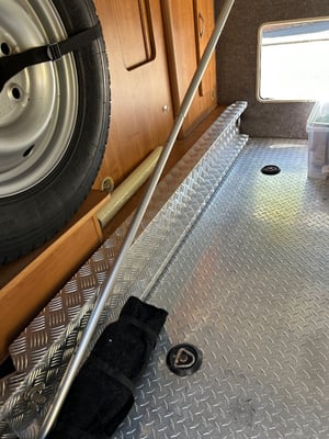 2004 Auto-Trail Cheyenne 696 SE — photo 29 of 61