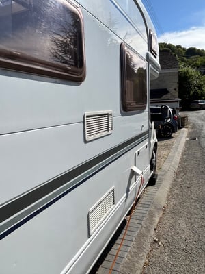 2004 Auto-Trail Cheyenne 696 SE — photo 32 of 61