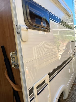 2004 Auto-Trail Cheyenne 696 SE — photo 43 of 61