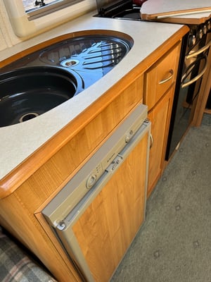 2004 Auto-Trail Cheyenne 696 SE — photo 54 of 61