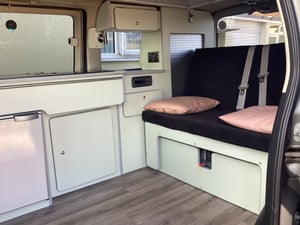 2009 Nissan Elgrand Highway Star — photo 8 of 12