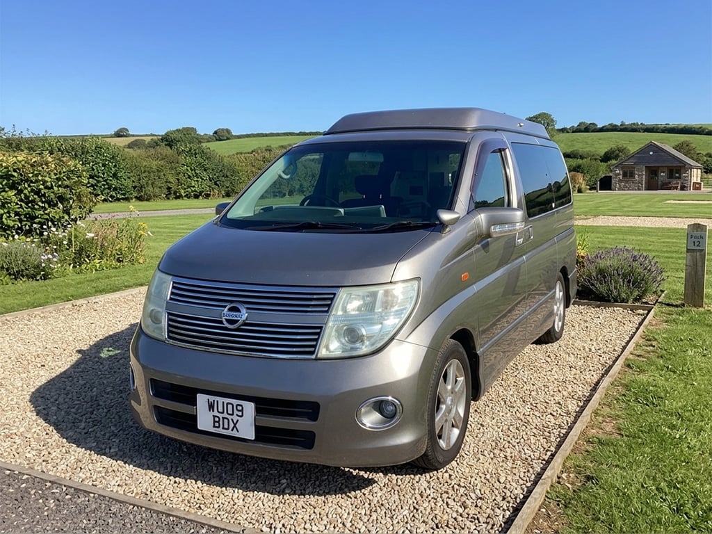 2009 Nissan Elgrand Highway Star - Image 1