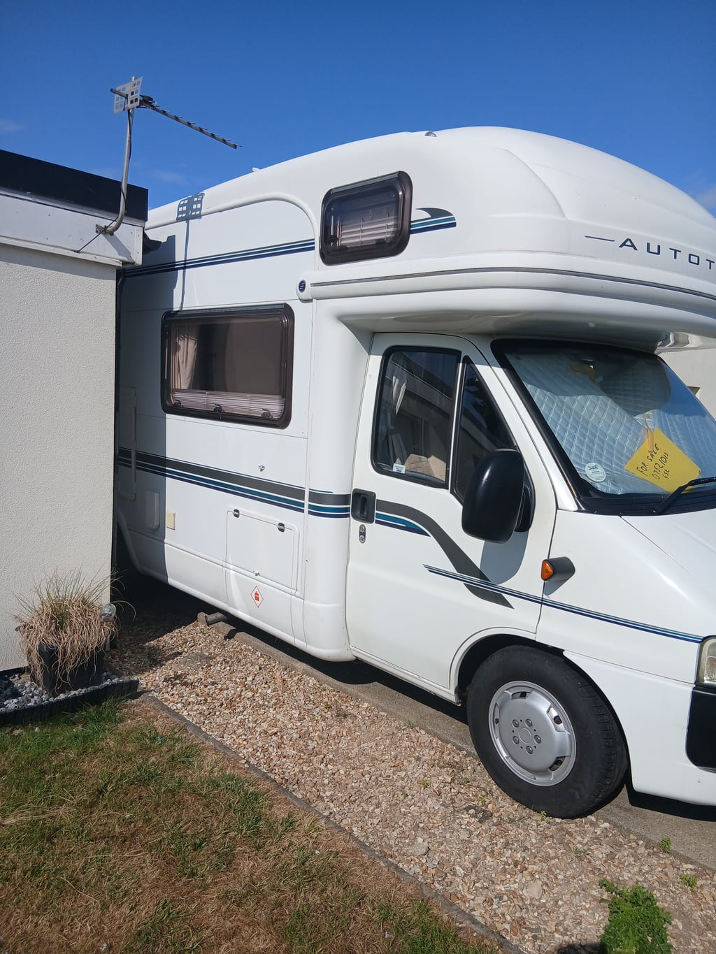 2005 Auto-Trail Cheyenne 635 - Image 1