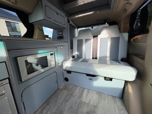 2011 Toyota Alphard — photo 9 of 33