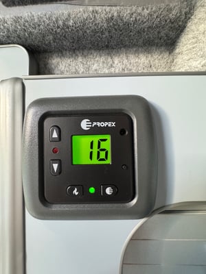 2011 Toyota Alphard — photo 30 of 33