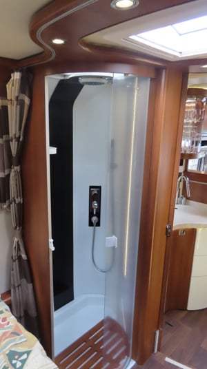 2018 Carthago Chic S-Plus I 52 QB — photo 18 of 27