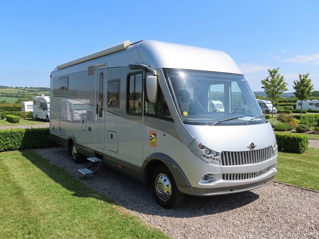 2018 Carthago Chic S-Plus I 52 QB - Image 1