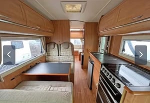 2010 Auto-Trail Apache 700 — photo 18 of 21