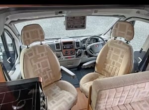 2010 Auto-Trail Apache 700 — photo 20 of 21
