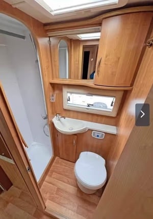 2010 Auto-Trail Apache 700 — photo 21 of 21