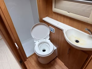 2009 Auto-Trail Dakota SE — photo 18 of 21