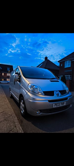 2013 Renault Trafic Camper — photo 2 of 7
