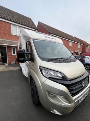 2020 Swift Edge 412 Champagne Edition — photo 4 of 57