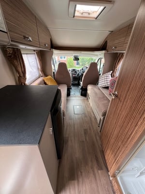 2020 Swift Edge 412 Champagne Edition — photo 17 of 57