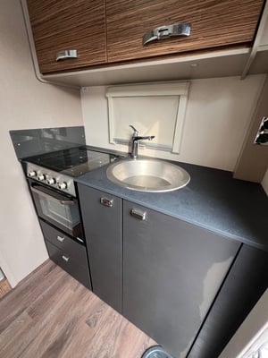 2020 Swift Edge 412 Champagne Edition — photo 18 of 57