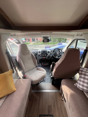 2020 Swift Edge 412 Champagne Edition — photo 34 of 57