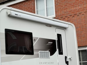 2020 Swift Edge 412 Champagne Edition — photo 40 of 57