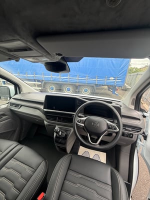 2026 Volkswagen Transporter T28 -Stunning Condition. Final price adjustment — now positioned for immediate sale — photo 48 of 69