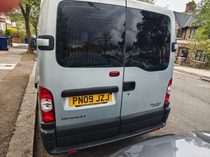 2009 Renault Master dCi100 — photo 20 of 25