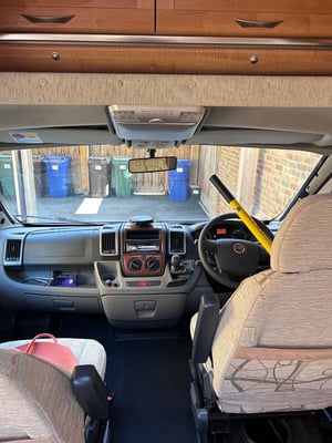 2008 Auto-Trail Tracker EKS — photo 13 of 16