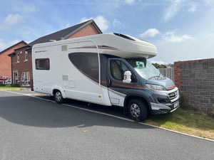 2017 Auto-Trail Apache 634 — photo 8 of 11