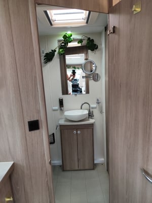 2018 Compass Avantgarde 175 — photo 10 of 27