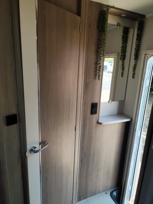 2018 Compass Avantgarde 175 — photo 13 of 27