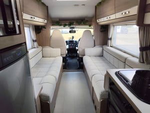 2018 Compass Avantgarde 175 — photo 17 of 27