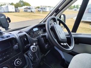 2018 Compass Avantgarde 175 — photo 25 of 27