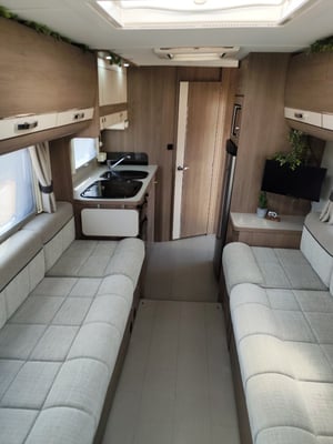 2018 Compass Avantgarde 175 — photo 26 of 27