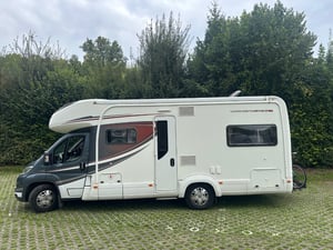 2018 Auto-Trail Apache 700 — photo 9 of 13