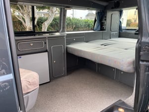 2008 Volkswagen Transporter T5 — photo 27 of 39