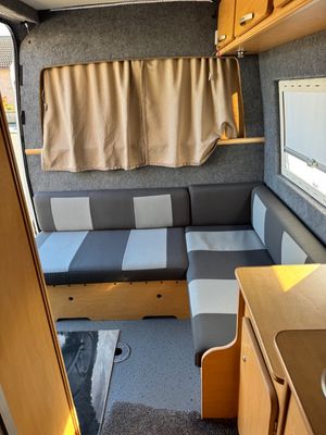 2009 Mercedes-Benz Sprinter — photo 16 of 42