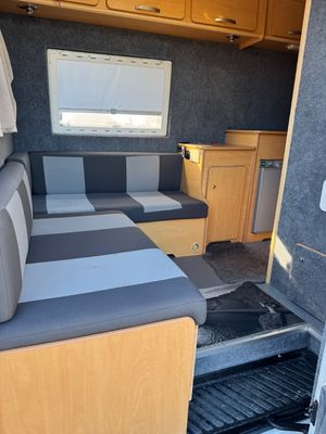 2009 Mercedes-Benz Sprinter — photo 19 of 42