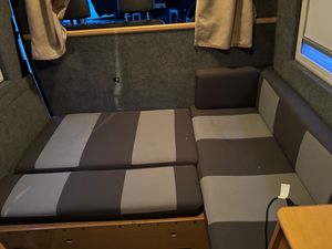 2009 Mercedes-Benz Sprinter — photo 23 of 42