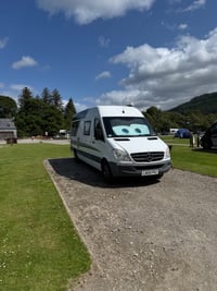 2009 Mercedes-Benz Sprinter - Image 2