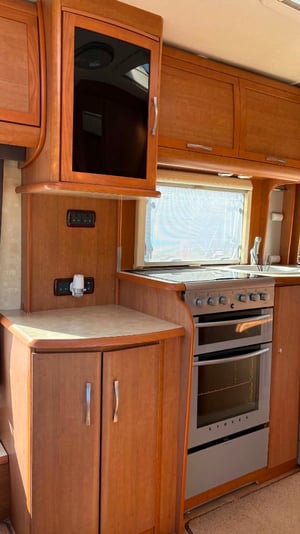 2005 Bessacarr E425 — photo 5 of 28