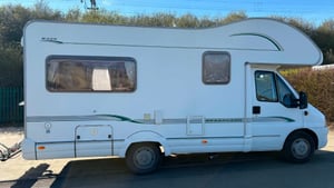 2005 Bessacarr E425 — photo 12 of 28