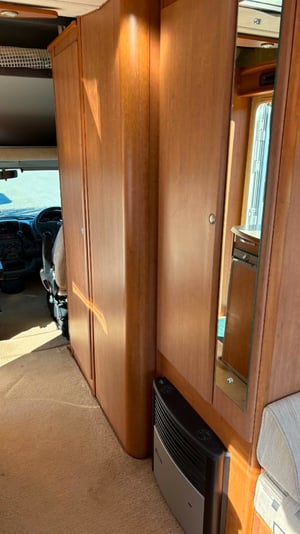 2005 Bessacarr E425 — photo 20 of 28