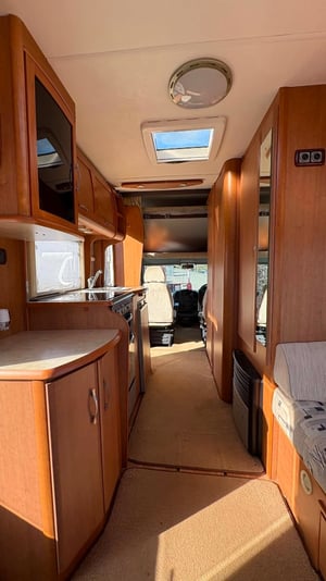2005 Bessacarr E425 — photo 24 of 28