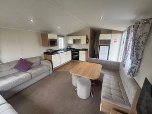 2018 Willerby Seasons — photo 3 of 20