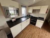 2018 Willerby Seasons - Image 4
