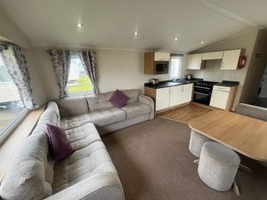 2018 Willerby Seasons — photo 8 of 20