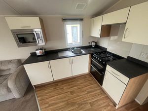 2018 Willerby Seasons — photo 12 of 20